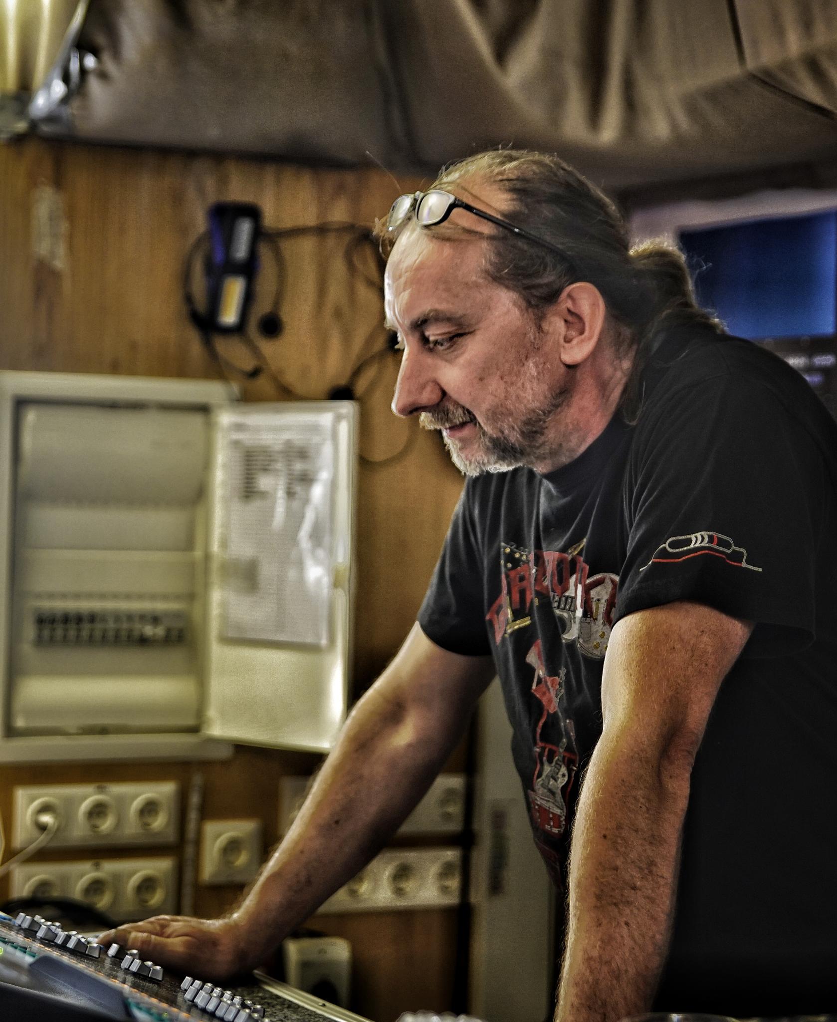 Der Mann hinter den Kulissen: unser Tontechniker Kanne